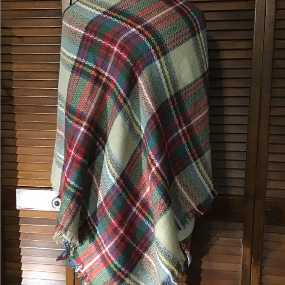 Women’s lovely warm scarf/ shawl wrap CC - Picture 2 of 8